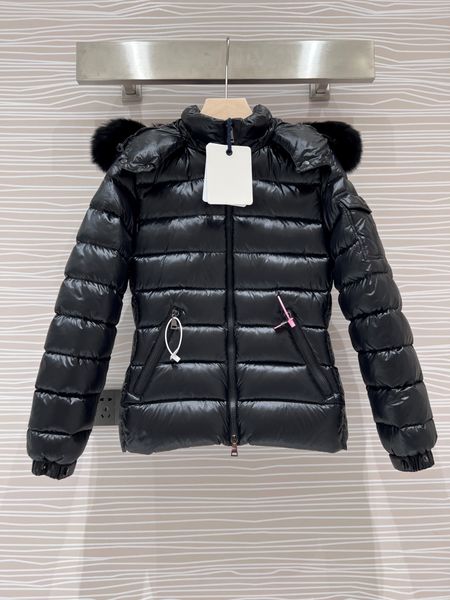 Designer Womens Down Jacket Parkas Autumn and Winter New Classic Faye Wong Same Style with Fox Fur Collar Down Jacket Luxury Woman Hooded Puffer 061 Black, White
Designer Womens Down Jacket Parkas Autumn and Winter New Classic Faye Wong Same Style with Fox Fur Collar Down Jacket Luxury Woman Hooded Puffer 061 Black, White