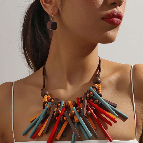 Beaded bib with multiple layers of exaggerated large chain, fashionable and personalized temperament, Bohemian ethnic style jewelry
Beaded bib with multiple layers of exaggerated large chain, fashionable and personalized temperament, Bohemian ethnic style jewelry