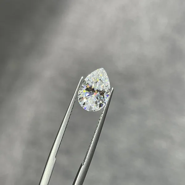 

LOTUSMAPLE 0.35CT - 10CT color D high quality ice crushed pear cut moissanite loose stone water shape diamond each one ≥0.5CT including a GRA report paper work