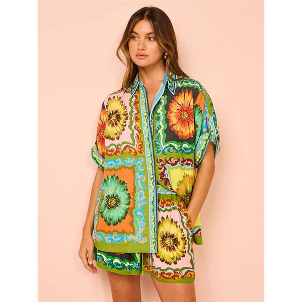 undefined Designer womens ALE pant sets Girls brand Luxury Two-piece set pants set 2 painted printed shirt blouse and short trousers variety products suit summer, Green
undefined Designer womens ALE pant sets Girls brand Luxury Two-piece set pants set 2 painted printed shirt blouse and short trousers variety products suit summer, Green
