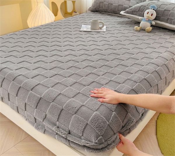 Plush Winter Bedding Set Taffeta Fabric Bedsheet Coral Veet Mattress Cover, White 
Plush Winter Bedding Set Taffeta Fabric Bedsheet Coral Veet Mattress Cover, White