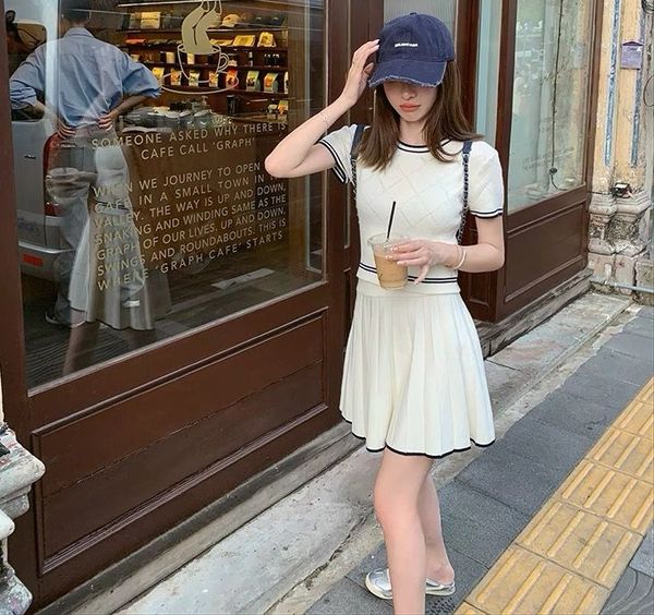 "Yuan Qi Ageing Diamond Plaid Knitting Suit - Skin-Friendly, Breathable Calorie Diary for Showing Tender, Natural Beauty Without Looking Deliberate", White
"Yuan Qi Ageing Diamond Plaid Knitting Suit - Skin-Friendly, Breathable Calorie Diary for Showing Tender, Natural Beauty Without Looking Deliberate", White