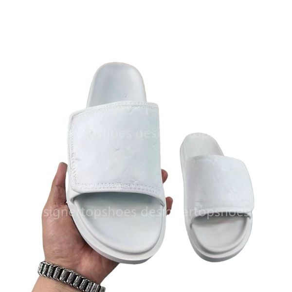 Slippers Men Sandals Flat Print Casual Fashion Beach Daily Outfit Soft Leather Ladies pool Slippers Couples Summer Designer, B9
Slippers Men Sandals Flat Print Casual Fashion Beach Daily Outfit Soft Leather Ladies pool Slippers Couples Summer Designer, B9