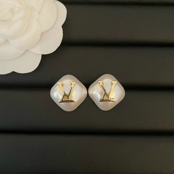 Brand Stud Earrings 18K Gold Plated Designer Earrings Women Crystal Pearl Earring Jewelry Accessories Party Gift
Brand Stud Earrings 18K Gold Plated Designer Earrings Women Crystal Pearl Earring Jewelry Accessories Party Gift