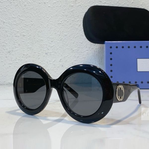 Top female designer sunglasses with glossy white acetate legs acetate frame decoration interlocking double G logo pure brown lenses 100% UVA/UVB protection
Top female designer sunglasses with glossy white acetate legs acetate frame decoration interlocking double G logo pure brown lenses 100% UVA/UVB protection