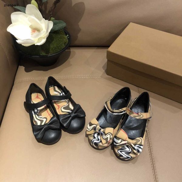 Top Child Sneakers Bow decoration Girl Princess shoe Size 26-35 Including shoe box Plaid splicing baby flat shoes 24Feb20, Red
Top Child Sneakers Bow decoration Girl Princess shoe Size 26-35 Including shoe box Plaid splicing baby flat shoes 24Feb20, Red