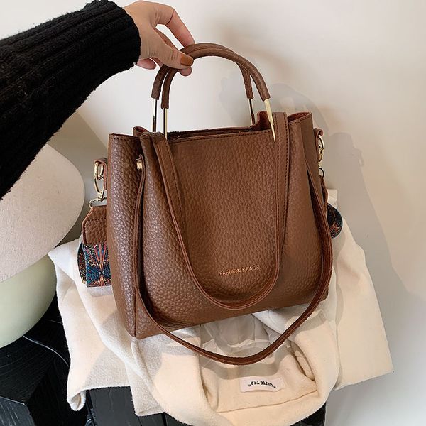 High Quality Genuine Leather Handbag Shoulder Designer Travel Women Crossbody Bag For Ladies, Khaki
High Quality Genuine Leather Handbag Shoulder Designer Travel Women Crossbody Bag For Ladies, Khaki