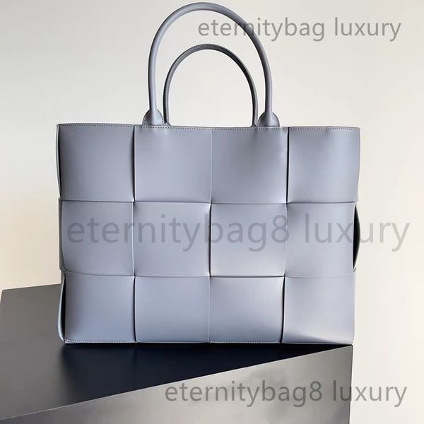 10A Vintage Mirror Quality Classic Designer Fashion Bag New Leather Women's Hard colored woven Jump Hand Large Capacity Tote Stylish One-shoulder Bucket Bag c1, Pink
10A Vintage Mirror Quality Classic Designer Fashion Bag New Leather Women's Hard colored woven Jump Hand Large Capacity Tote Stylish One-shoulder Bucket Bag c1, Pink