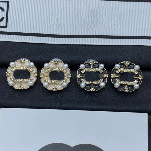 Luxury Designer Earrings Stud Brand Letter Flower Crystal Earrings Ear Stud 18K Gold Plated Earring Fashion Women Christmas Birthday Party Jewelry
Luxury Designer Earrings Stud Brand Letter Flower Crystal Earrings Ear Stud 18K Gold Plated Earring Fashion Women Christmas Birthday Party Jewelry