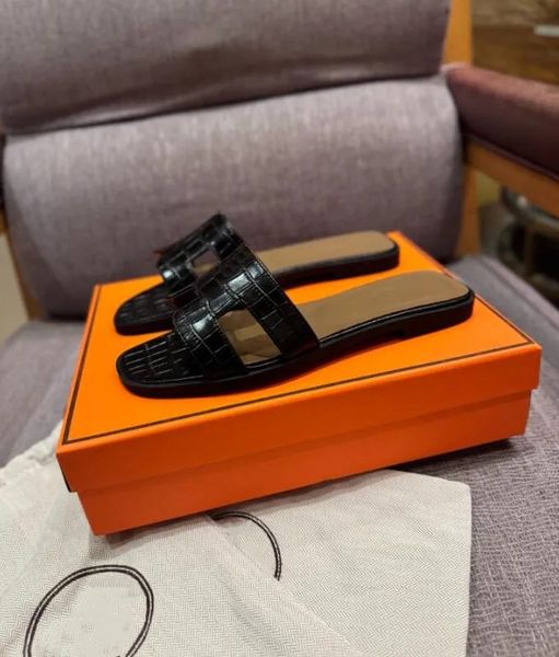 Designer Sandals Women luxury Sandals and Designer Slippers outdoor beach slides Summer flats Classic Flat heel flats Black white brown Slides slippers size 35-45, #14
Designer Sandals Women luxury Sandals and Designer Slippers outdoor beach slides Summer flats Classic Flat heel flats Black white brown Slides slippers size 35-45, #14