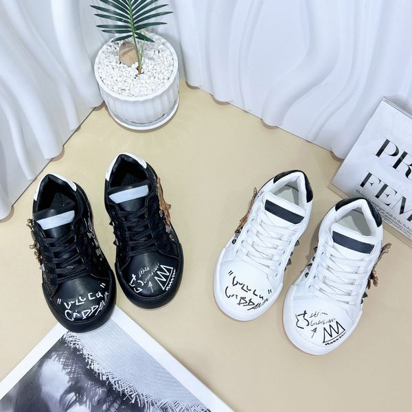 designer Kids Shoes boys girl running Rubber Sole Soft Calfskin Leather Lace up Trainers Sports footwear outdoors Children casual shoes, White
designer Kids Shoes boys girl running Rubber Sole Soft Calfskin Leather Lace up Trainers Sports footwear outdoors Children casual shoes, White
