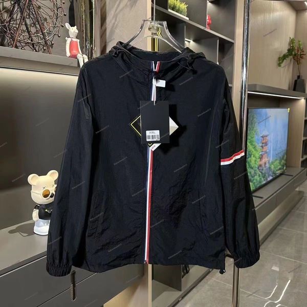 New Hooded Summer Sun Protection Jacket Casual Top Light Cool Loose Short Men and Women Designer Mens Jacket Spring and Autumn Windrunner, Black
New Hooded Summer Sun Protection Jacket Casual Top Light Cool Loose Short Men and Women Designer Mens Jacket Spring and Autumn Windrunner, Black