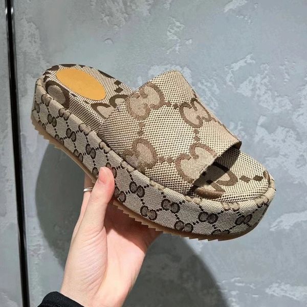 Designer Sandals Slippers Womens Summer platform flat Slides Thick heels Men Women Shoes Flora Slides rubber sole Macaron embossed slides rubber sandals SLIDES11, #16
Designer Sandals Slippers Womens Summer platform flat Slides Thick heels Men Women Shoes Flora Slides rubber sole Macaron embossed slides rubber sandals SLIDES11, #16