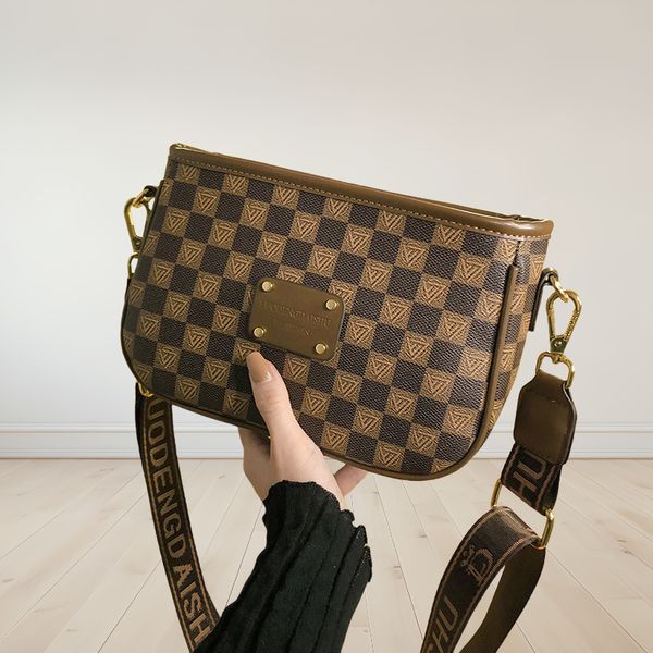 outlet ladies shoulder bag 2 colors simple and versatile contrast retro backpack street popular plaid handbag lightweight wear-resistant leather handbag 9922#, Khaki
outlet ladies shoulder bag 2 colors simple and versatile contrast retro backpack street popular plaid handbag lightweight wear-resistant leather handbag 9922#, Khaki