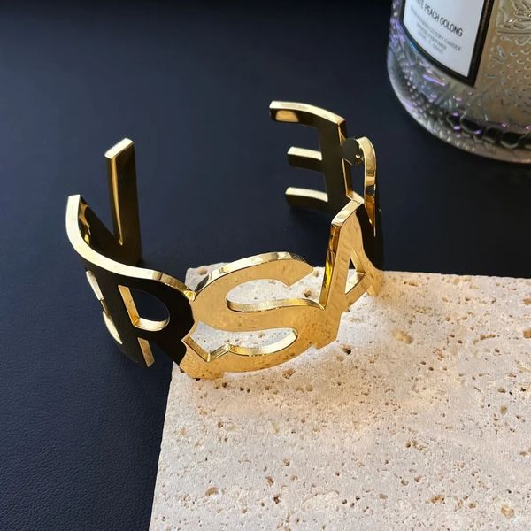 New Bracelets Women Bangle Designer Letter Jewelry Faux Leather 18K Gold Plated Stainless steel Wristband Cuff Fashion Jewelry Accessories
New Bracelets Women Bangle Designer Letter Jewelry Faux Leather 18K Gold Plated Stainless steel Wristband Cuff Fashion Jewelry Accessories