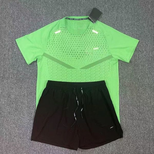 Summer mens tracksuit tech set two-piece tracksuits sports fitness suits running shirts shorts quick- drying sportswear reflective soccer jersey basketball t-shirt, Green t-shirt
Summer mens tracksuit tech set two-piece tracksuits sports fitness suits running shirts shorts quick- drying sportswear reflective soccer jersey basketball t-shirt, Green t-shirt
