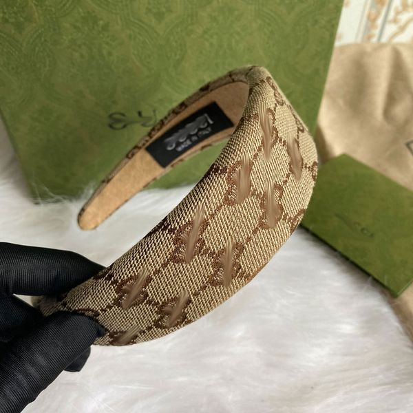 Luxury brand designers G letter Hair band for women Headband material with Label logo Coffee Blue for wholesale
Luxury brand designers G letter Hair band for women Headband material with Label logo Coffee Blue for wholesale