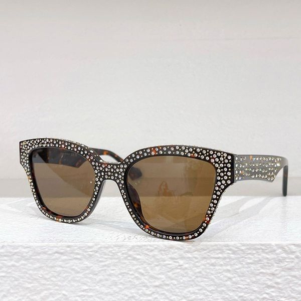 Womens Designer Glasses Lady Designer Sunglasses G1424 Retro Cats Eye Sunglasses with Diamond Frame Design Sunglasses Leisure Vacation Eyeglass UVA/UVB100%
Womens Designer Glasses Lady Designer Sunglasses G1424 Retro Cats Eye Sunglasses with Diamond Frame Design Sunglasses Leisure Vacation Eyeglass UVA/UVB100%