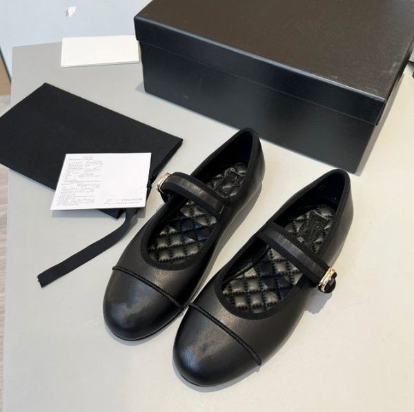 Designer mary jane shoes luxury retro buckle women's shoe round toe girls ladies Resort Beach Banquet black white Leather flat ballet shoes
Designer mary jane shoes luxury retro buckle women's shoe round toe girls ladies Resort Beach Banquet black white Leather flat ballet shoes
