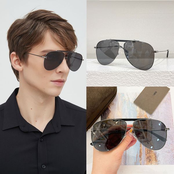 Italian designer glasses Mens aviator sunglasses 1018 shiny metal style with metal T logo decoration 100% UV resistant casual outdoor travel sunglasses
Italian designer glasses Mens aviator sunglasses 1018 shiny metal style with metal T logo decoration 100% UV resistant casual outdoor travel sunglasses