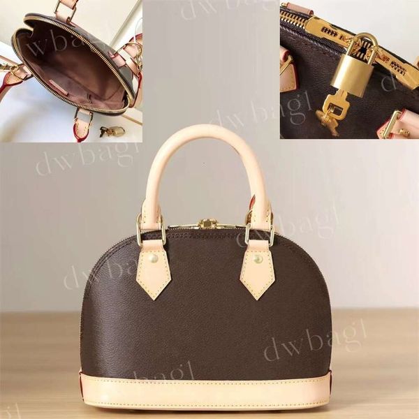 Designer Tote Bag Classic shoulder bags Women's crossbody bag Fashion luxury handbag suitable for a variety of occasions can commute to travel use, Silver
Designer Tote Bag Classic shoulder bags Women's crossbody bag Fashion luxury handbag suitable for a variety of occasions can commute to travel use, Silver
