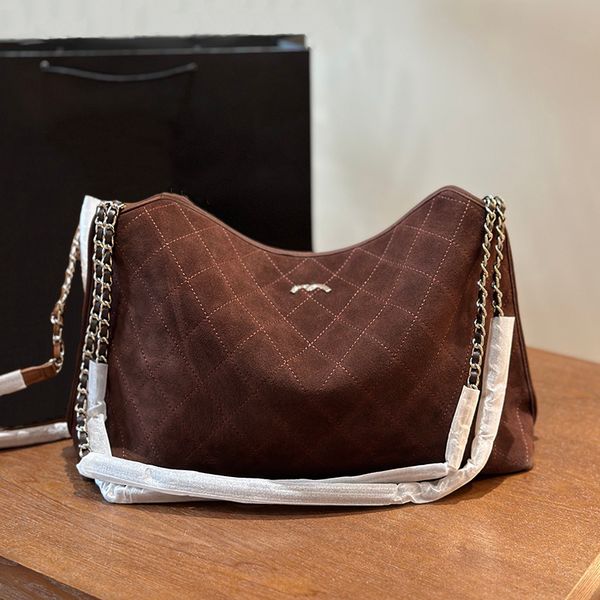 Ladies Luxury Large Capacity Handbag Designer Suede Frosted Bag Dark Brown Silver Metal Hardware Matilas Chain Shoulder Bag Xxl Max Pocket Airport Bag 39x12x30cm
Ladies Luxury Large Capacity Handbag Designer Suede Frosted Bag Dark Brown Silver Metal Hardware Matilas Chain Shoulder Bag Xxl Max Pocket Airport Bag 39x12x30cm