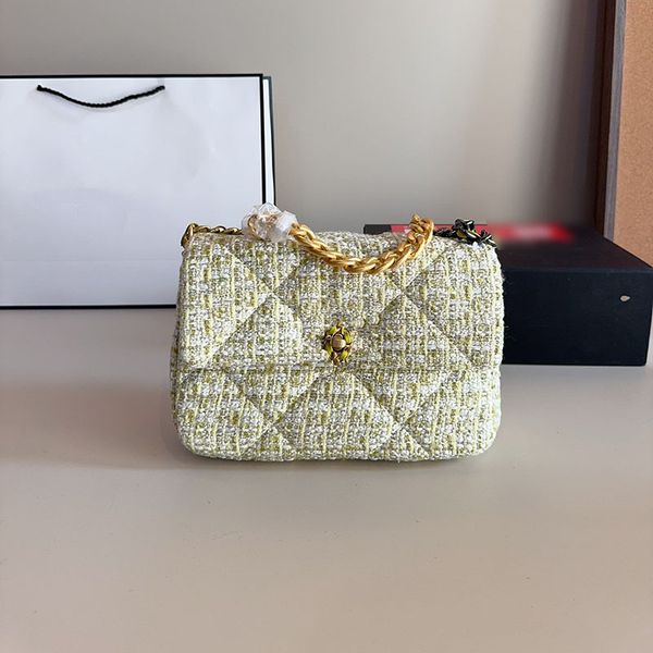 19 woolen Shoulder CF Flap Bag Classic dia gingham handbag women crossbody Chain bags High Quality Fashion Wallet Square Handbag 25cm, Black
19 woolen Shoulder CF Flap Bag Classic dia gingham handbag women crossbody Chain bags High Quality Fashion Wallet Square Handbag 25cm, Black