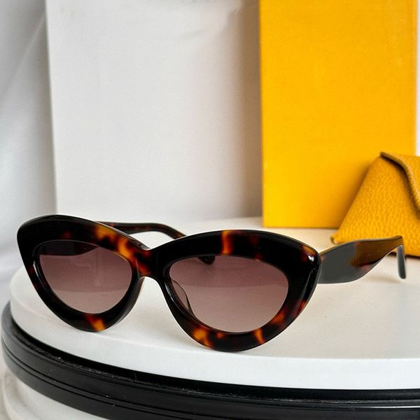 NEW Dawn Sunglasses Designer Womens Oval Shaped Acetate High Quality Thick Sheet Compact Glasses LW40096I Mens Popular Black and White Frame Casual Eyewear
NEW Dawn Sunglasses Designer Womens Oval Shaped Acetate High Quality Thick Sheet Compact Glasses LW40096I Mens Popular Black and White Frame Casual Eyewear