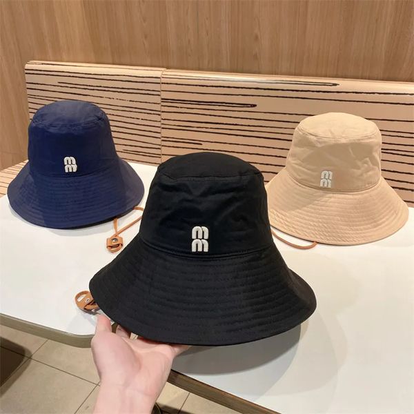 Designer Bucket Hat Letter Bucket Hats Fashion Summer Spring Holiday Couple Sun Hat Luxury Bucket Hats Casual Outdoor Beach Sunhat, Khaki
Designer Bucket Hat Letter Bucket Hats Fashion Summer Spring Holiday Couple Sun Hat Luxury Bucket Hats Casual Outdoor Beach Sunhat, Khaki
