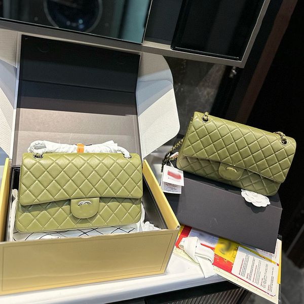 Designer Womens Shoulder Bag 26cm Shopping Bag Leather Diamond Plaid Gold Silver Hardware Metal Buckle Luxury Handbag Matelasse Chain Crossbody Bag Makeup Bags, Chocolate
Designer Womens Shoulder Bag 26cm Shopping Bag Leather Diamond Plaid Gold Silver Hardware Metal Buckle Luxury Handbag Matelasse Chain Crossbody Bag Makeup Bags, Chocolate