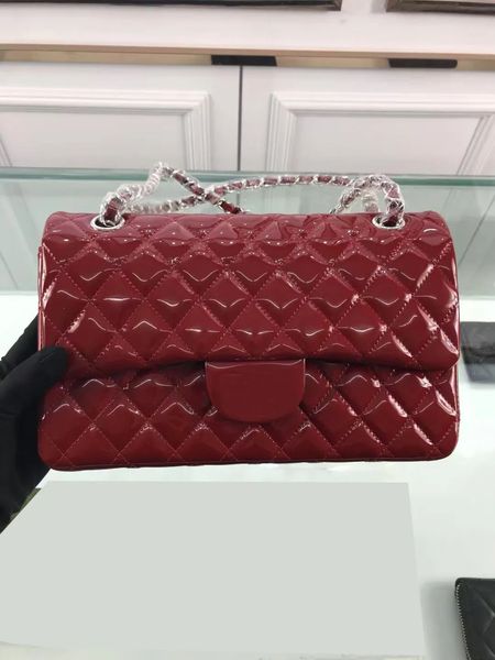2024 top quality classic patent leather dia grid crossbody the same color interior, fashionable new favorite shoulder bag with box, Red
2024 top quality classic patent leather dia grid crossbody the same color interior, fashionable new favorite shoulder bag with box, Red