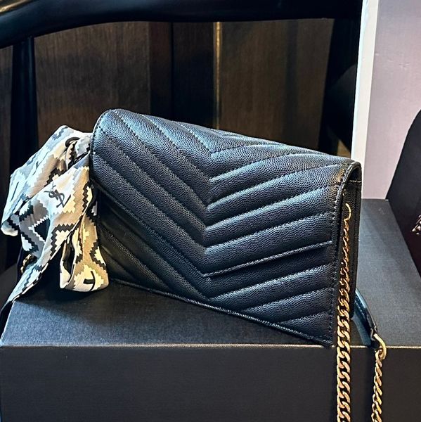 2024 Designer Bag Handbags Shoulder bags metal chain bag Handbag Genuine Leather bag cover Crossbody Purse, #-5
2024 Designer Bag Handbags Shoulder bags metal chain bag Handbag Genuine Leather bag cover Crossbody Purse, #-5