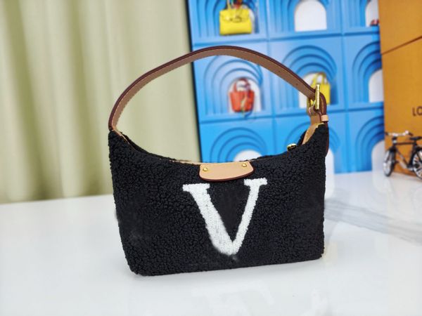 M11920 Winter lamb wool designer tote fashion Underarm shoulder bag clutch handbag cross body package, White
M11920 Winter lamb wool designer tote fashion Underarm shoulder bag clutch handbag cross body package, White