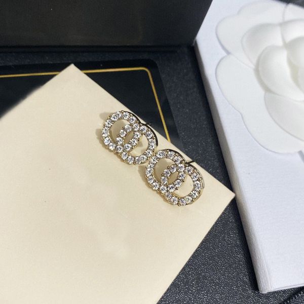 Fashion Stud Earrings Designers Luxury Gold Plated Womens Crystal Earring Small Letter Earrings Jewlery Wedding Gifts
Fashion Stud Earrings Designers Luxury Gold Plated Womens Crystal Earring Small Letter Earrings Jewlery Wedding Gifts