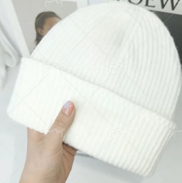 Knitted Hat Designer Bean Hat Men's and Women's Sports Hat Neutral Cashmere Letter Casual Simple Skull Hat Outdoor Fashion 15 Colors, Peach
Knitted Hat Designer Bean Hat Men's and Women's Sports Hat Neutral Cashmere Letter Casual Simple Skull Hat Outdoor Fashion 15 Colors, Peach