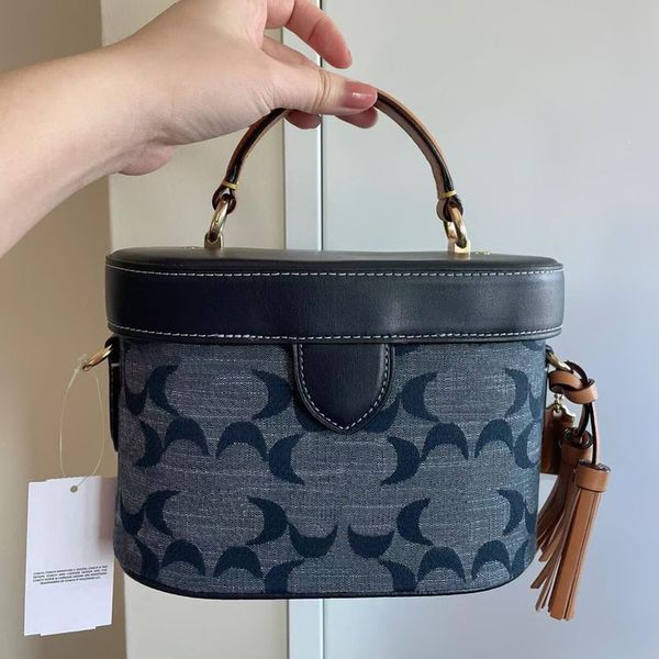 Fashion Designer Ma…