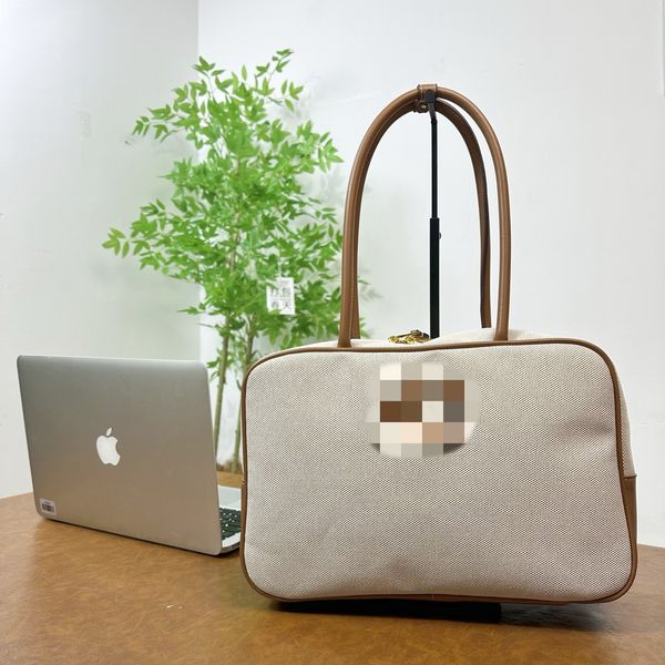10A quality Designers Medium Shopping Women scanvas Weave Hobo s Handle Handbag Tote Bag Intrecciato Bags Large Capacity Woven bag, Grey
10A quality Designers Medium Shopping Women scanvas Weave Hobo s Handle Handbag Tote Bag Intrecciato Bags Large Capacity Woven bag, Grey