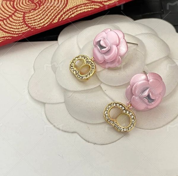 Classic and atmospheric stud bow luxurious earrings with crystal pearl design earrings, high-end and elegant women's wedding party jewelry accessories
Classic and atmospheric stud bow luxurious earrings with crystal pearl design earrings, high-end and elegant women's wedding party jewelry accessories