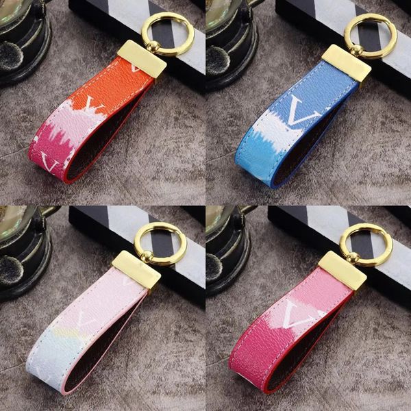 Keychains Lanyards DRAGONNE Fashion luxurys Key designers Buckle lovers Car Keychain Handmade Leather Keychains Men Women Bag Pendant Accessories brand AAA
Keychains Lanyards DRAGONNE Fashion luxurys Key designers Buckle lovers Car Keychain Handmade Leather Keychains Men Women Bag Pendant Accessories brand AAA