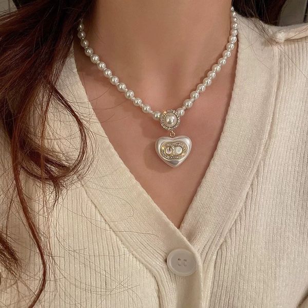 Designer Brand Necklace Pendant Pearl Set Letter Choker Chain Party 18k Gold Plated Jewelry Gift with Box
Designer Brand Necklace Pendant Pearl Set Letter Choker Chain Party 18k Gold Plated Jewelry Gift with Box