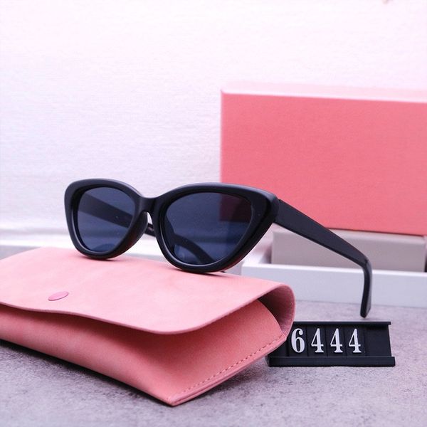 Designer Sunglasses Unisex Classic Regulars Sunglassesed Retro Renderings Casual Fashion Sunglasses With 8 Colors Options
Designer Sunglasses Unisex Classic Regulars Sunglassesed Retro Renderings Casual Fashion Sunglasses With 8 Colors Options