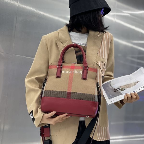 Women autumn and winter new casual plaid tote bag with trendy stripes wide shoulder straps single shoulder genuine leather bag for women, Green
Women autumn and winter new casual plaid tote bag with trendy stripes wide shoulder straps single shoulder genuine leather bag for women, Green