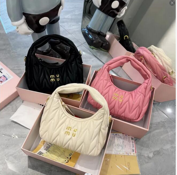 22A Women's pink Designer Cleo bag MiuiMiui satchel tote Wander Matelasse underarm hobo Luxury Genuine Leather with shoulder strap clutch, 7#
22A Women's pink Designer Cleo bag MiuiMiui satchel tote Wander Matelasse underarm hobo Luxury Genuine Leather with shoulder strap clutch, 7#