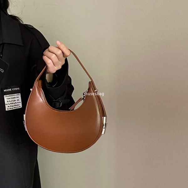 Urban minimalist and niche design new underarm bag for women's Guangzhou luggage single shoulder handbag versatile lock buckle crescent bag, Silver
Urban minimalist and niche design new underarm bag for women's Guangzhou luggage single shoulder handbag versatile lock buckle crescent bag, Silver