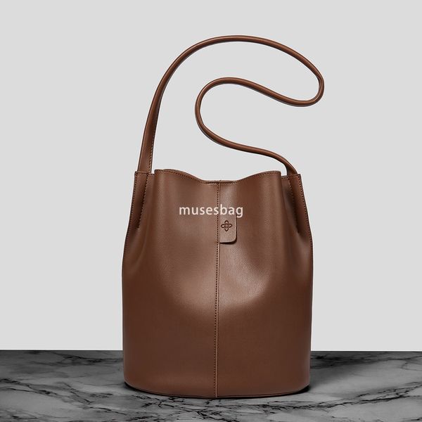 European and American retro niche design new fashion versatile large capacity Korean retro casual bucket bag single shoulder bag for outdoor travel backpack, Brown
European and American retro niche design new fashion versatile large capacity Korean retro casual bucket bag single shoulder bag for outdoor travel backpack, Brown