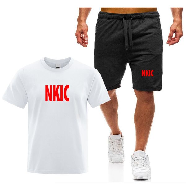 Men's fashion Short sleeve sports fitness jogging suit Summer casual T-shirt Shorts Fashion print two-piece set, Blue1
Men's fashion Short sleeve sports fitness jogging suit Summer casual T-shirt Shorts Fashion print two-piece set, Blue1