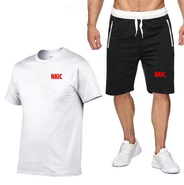 Printed Short-sleeved Top Shorts Two-piece Set Men Casual Suit Summer Breathable and Comfortable Training Clothes, Pink1
Printed Short-sleeved Top Shorts Two-piece Set Men Casual Suit Summer Breathable and Comfortable Training Clothes, Pink1