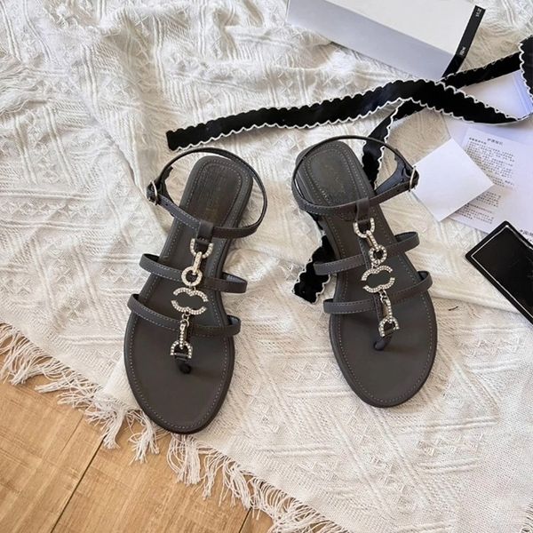 Luxury Flats Sandal Women Shoes Channel Summer Beach Clip Toe Slides Brand Designer Flip-flops Quilted Chain Sandals Low Heel Women Slippers, C3
Luxury Flats Sandal Women Shoes Channel Summer Beach Clip Toe Slides Brand Designer Flip-flops Quilted Chain Sandals Low Heel Women Slippers, C3