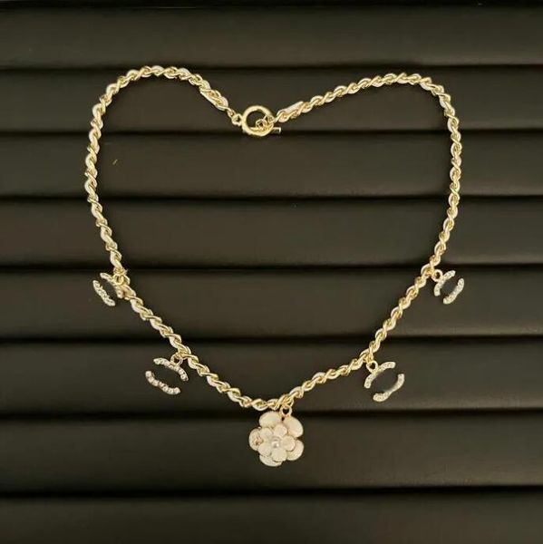 19Style Designer Double Letter Pendant Necklaces Gold Plated Crysatl Pearl Rhinestone Sweater Necklace for Women Wedding Party Jewerlry Accessories C9