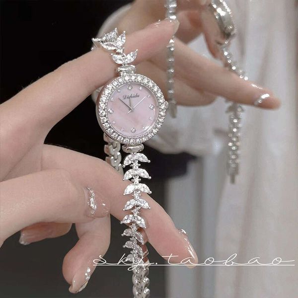 Designer watch Mermaid Small dial Full Sky Star Bracelet Bar Light Luxury Same style Fish Tail Chain Women's Watch, Mint green
Designer watch Mermaid Small dial Full Sky Star Bracelet Bar Light Luxury Same style Fish Tail Chain Women's Watch, Mint green